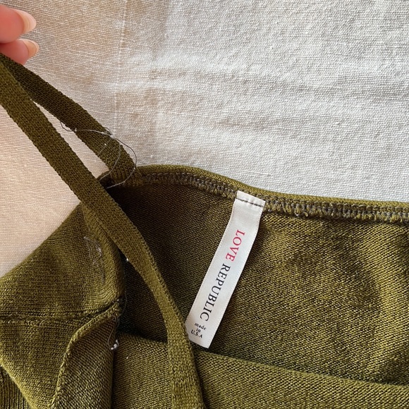 GREEN KNIT CROP TOP- size small - Picture 4 of 5